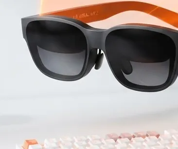 Estuche de carga tipo cuero Ray Ban (imagen generada con IA)